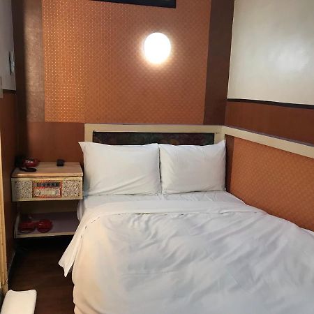 Huang Kai Hotel Тайчжун Экстерьер фото