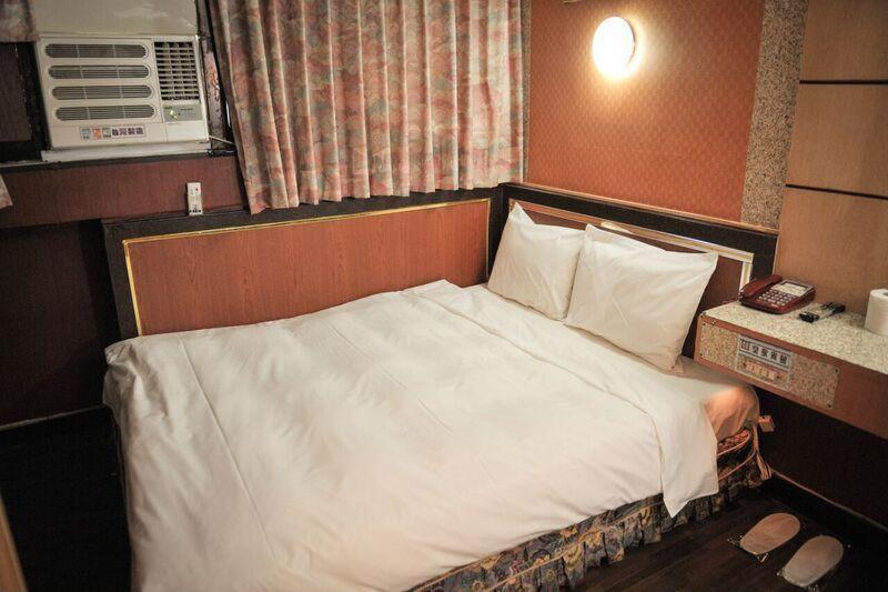 Huang Kai Hotel Тайчжун Экстерьер фото