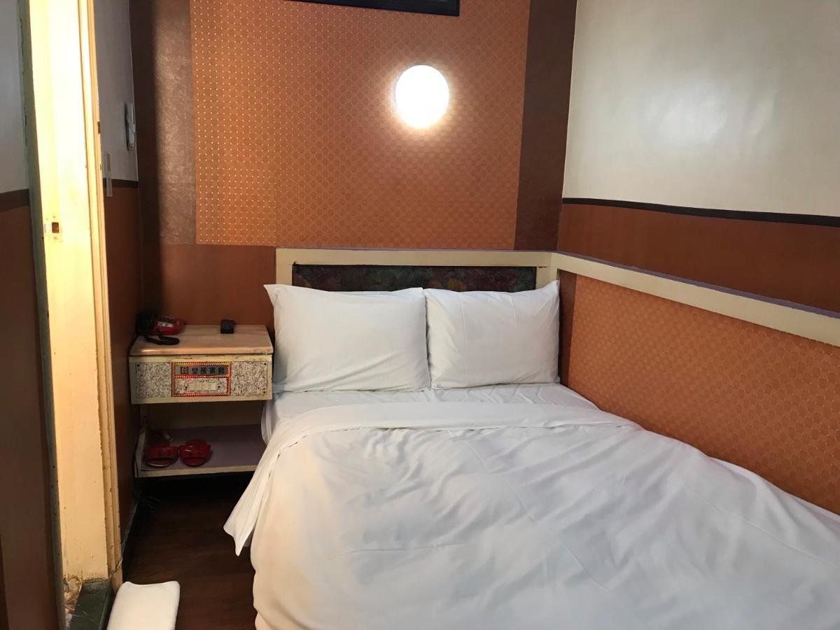 Huang Kai Hotel Тайчжун Экстерьер фото