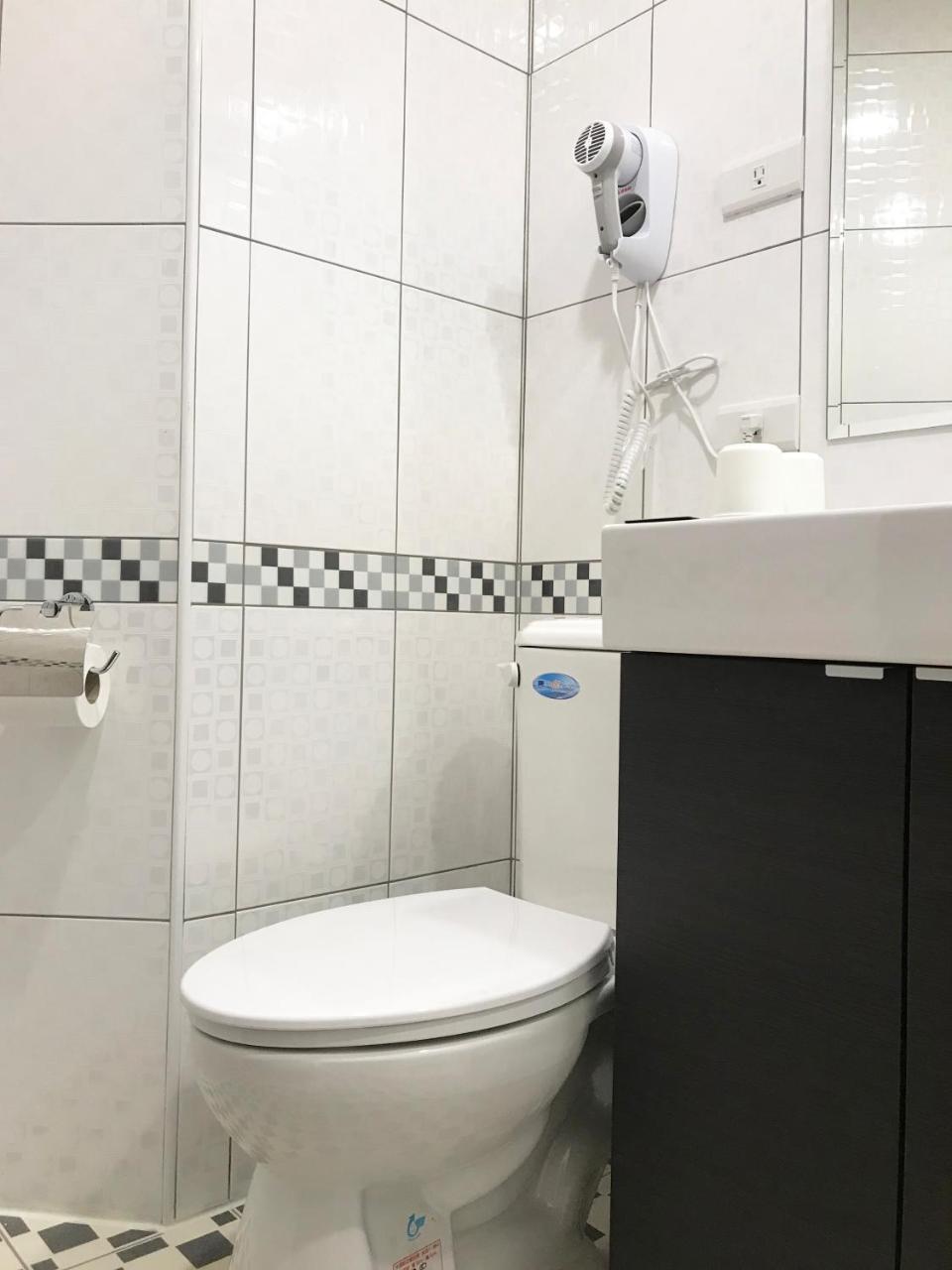 Huang Kai Hotel Тайчжун Экстерьер фото